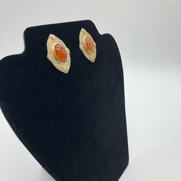 Signed PISCES  Red Jasper Pierced Earrings Embossed Detailed Pattern Bronze Tone - Picture 2 of 8